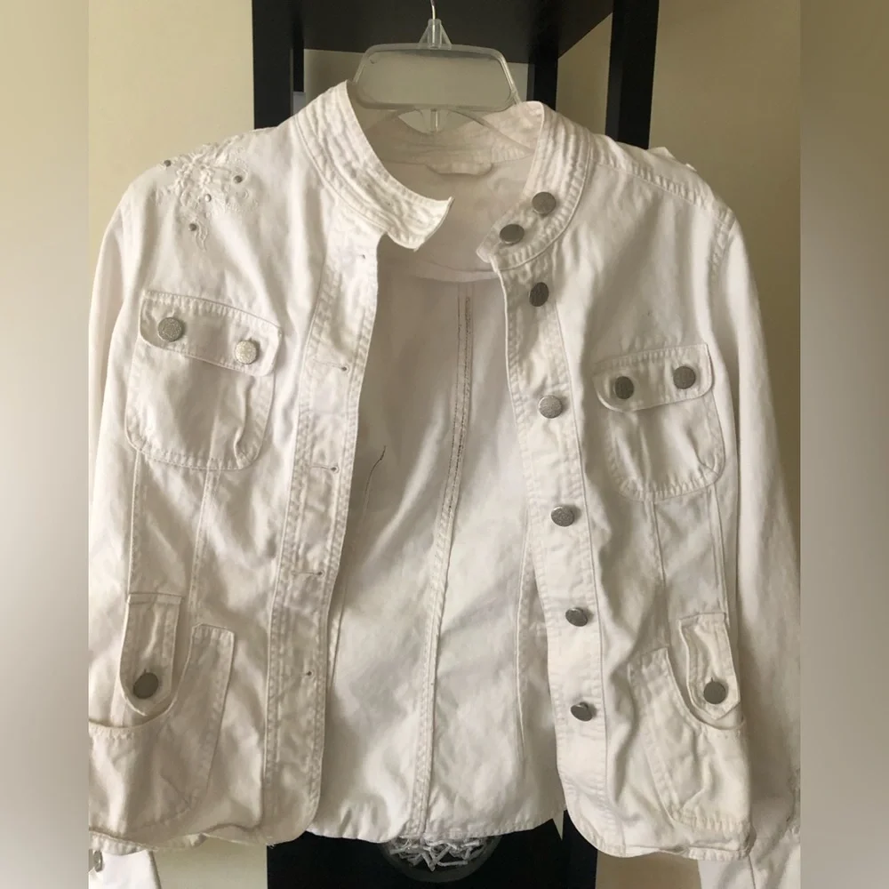 White Jacket - Picture 1 of 7